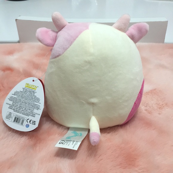 Caedyn 5” Valentine’s original squishmallows with heart nostrils - Picture 6 of 6